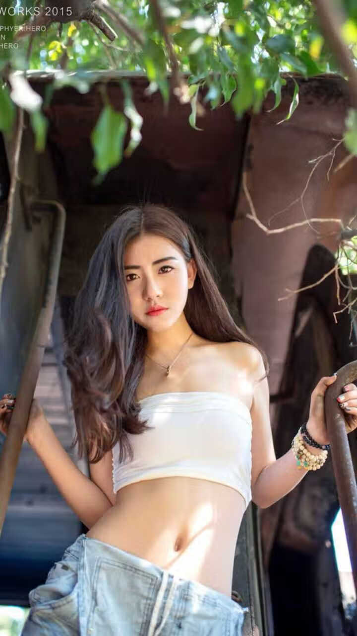 摩纳哥蝶泳选手节奏精准有力，摩纳哥王妃游泳